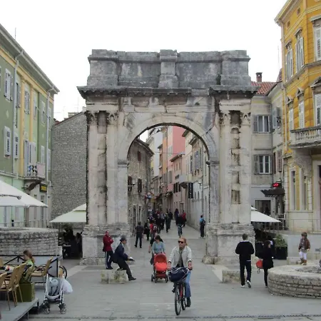 Apartment In Pula/Istrien 11082