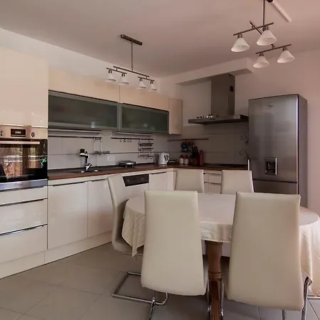 Apartment Apartment In Pula/Istrien 11082